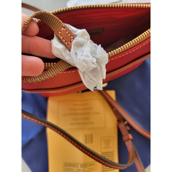 NWT Dooney & Bourke Ginger Pouchette Pebbled Grain Leather Red Crossbody Bag - Picture 7 of 12